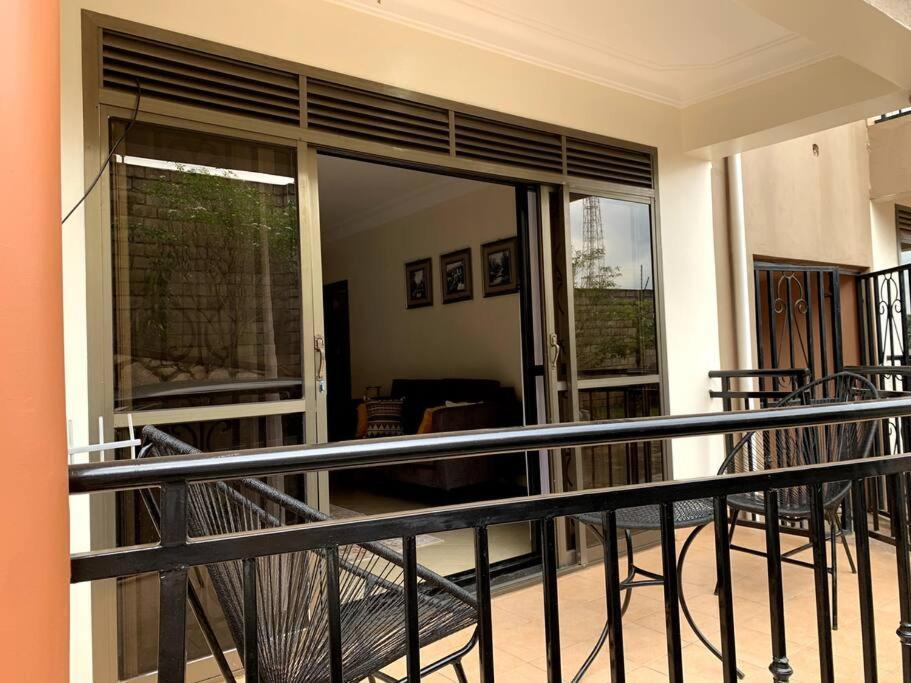 Cozy 2-Bedroom Apartment Within City Limits. Kampala Dış mekan fotoğraf